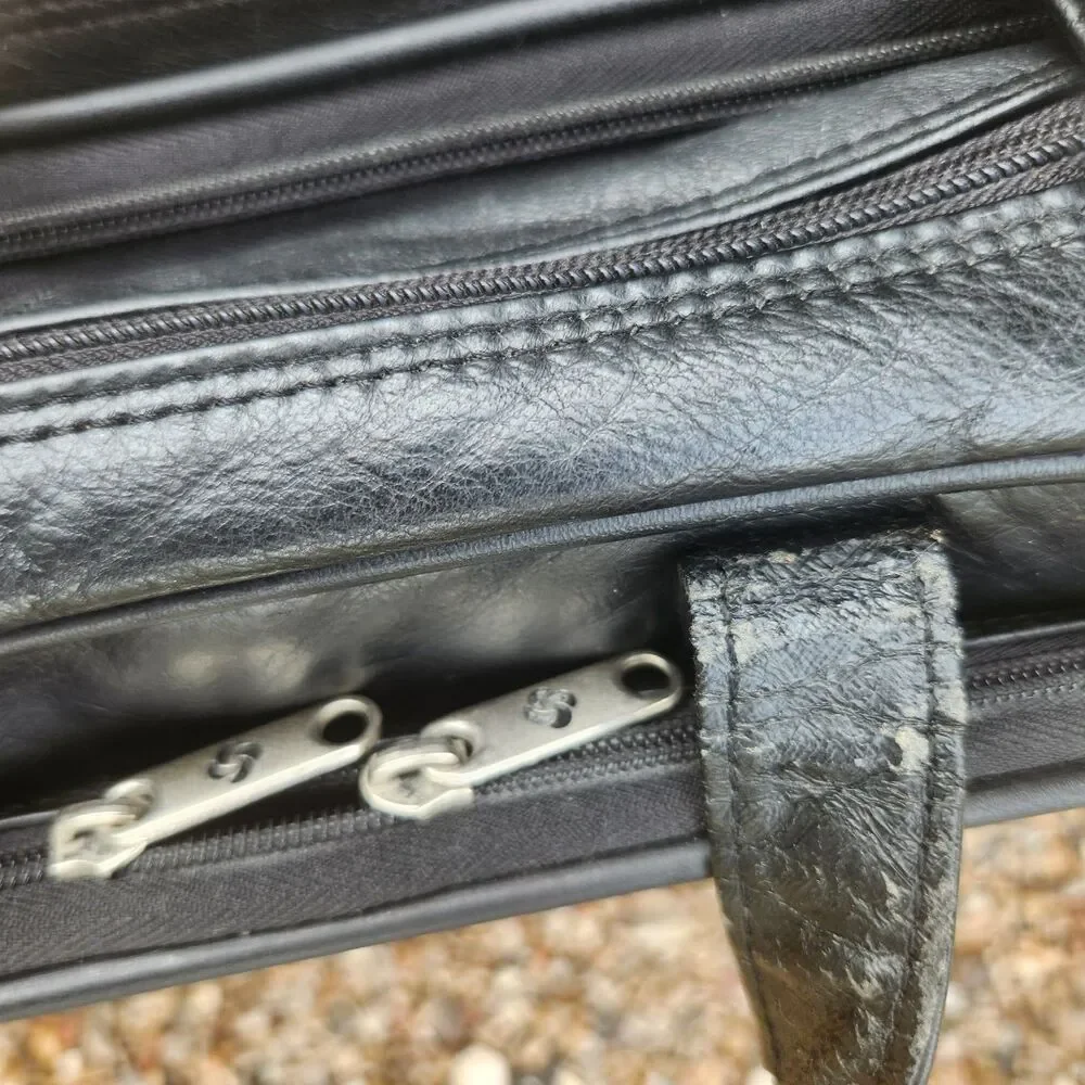 Samsonite Leather Expandable Laptop Messenger Briefcase Bag Black 15.4” Screen